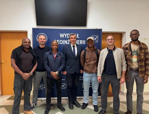 zdjecie pracownikow i studentów wramach erasmus +