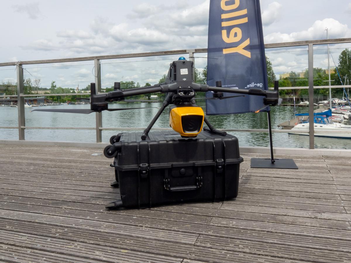 DRON ZE SKANEREM